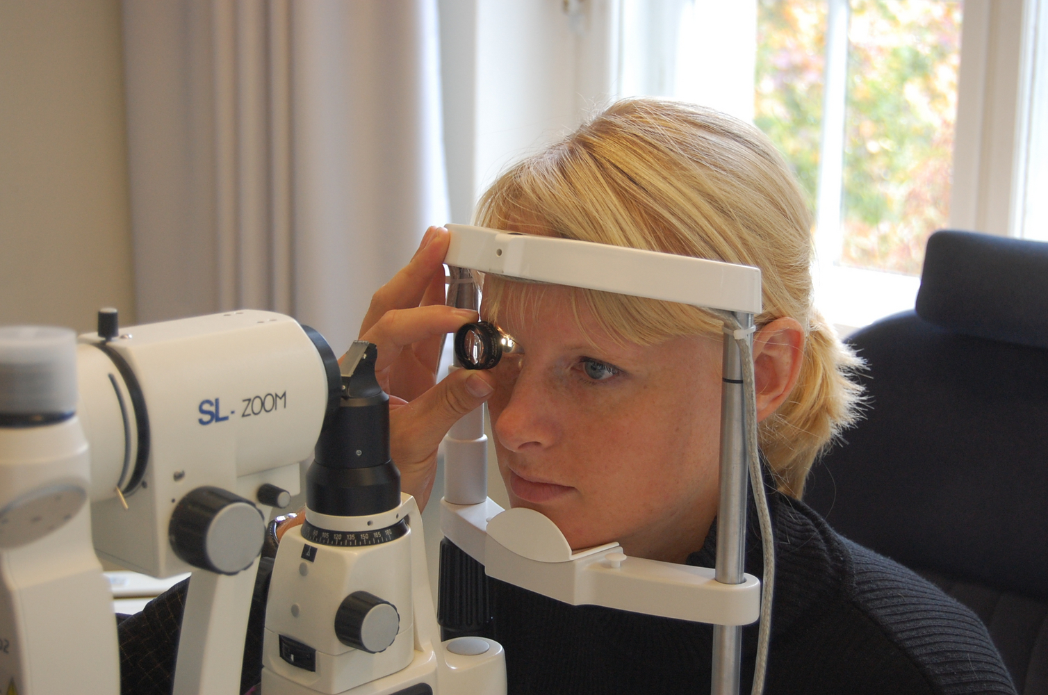 Übung zur indirekten Ophthalmoskopie per Spaltlampe und Volk-Linse